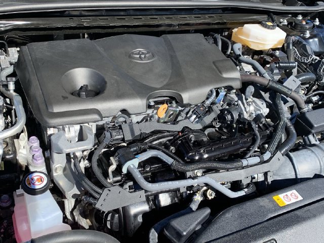 Used 2025 Toyota Camry SE w/ Convenience Package FWD image 16