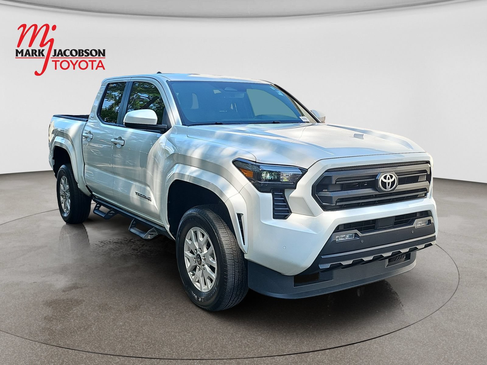 Used 2024 Toyota Tacoma SR5 w/ SR5 Upgrade Package RWD image 3