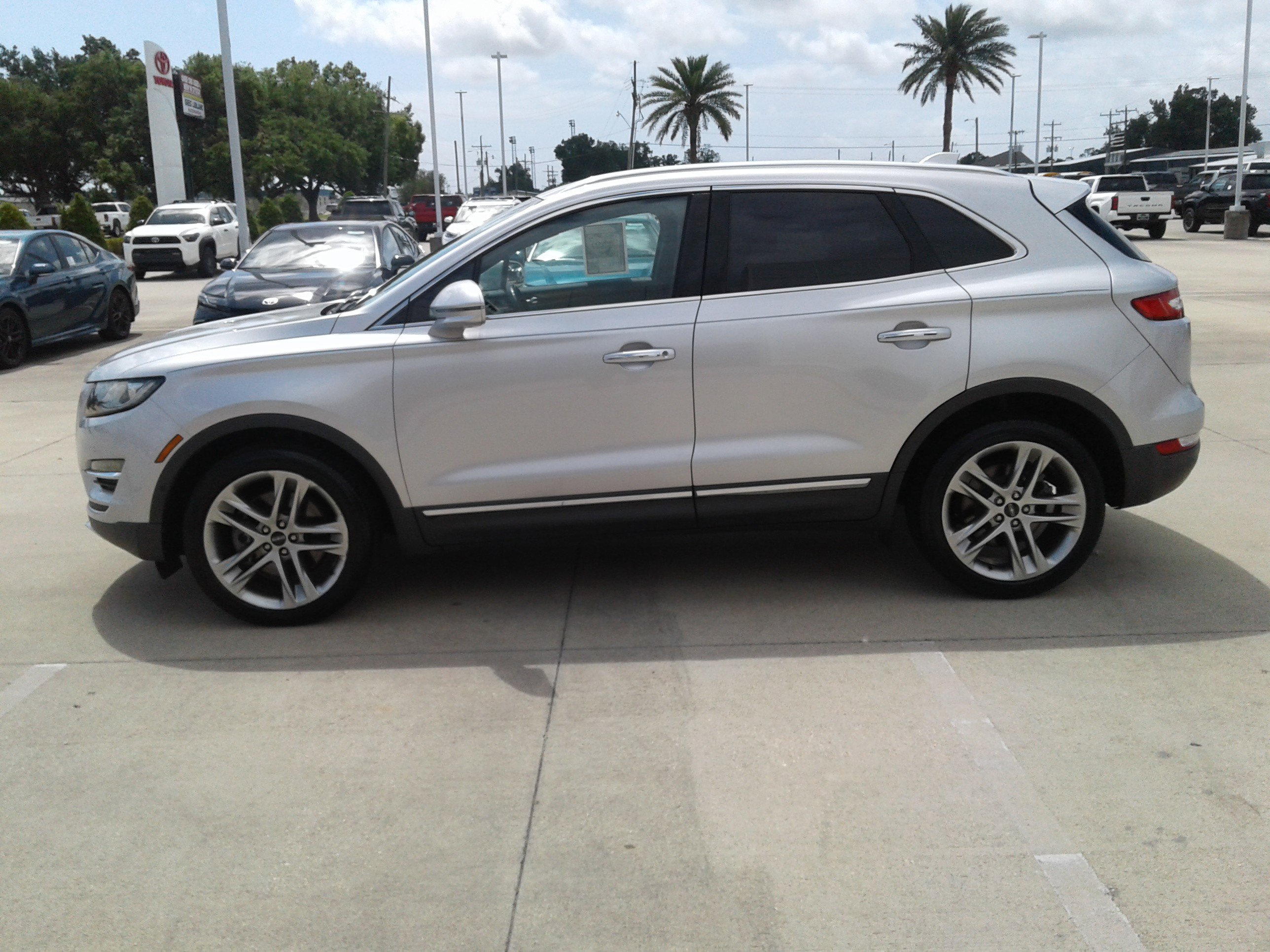 Used 2019 Lincoln MKC Reserve image 4