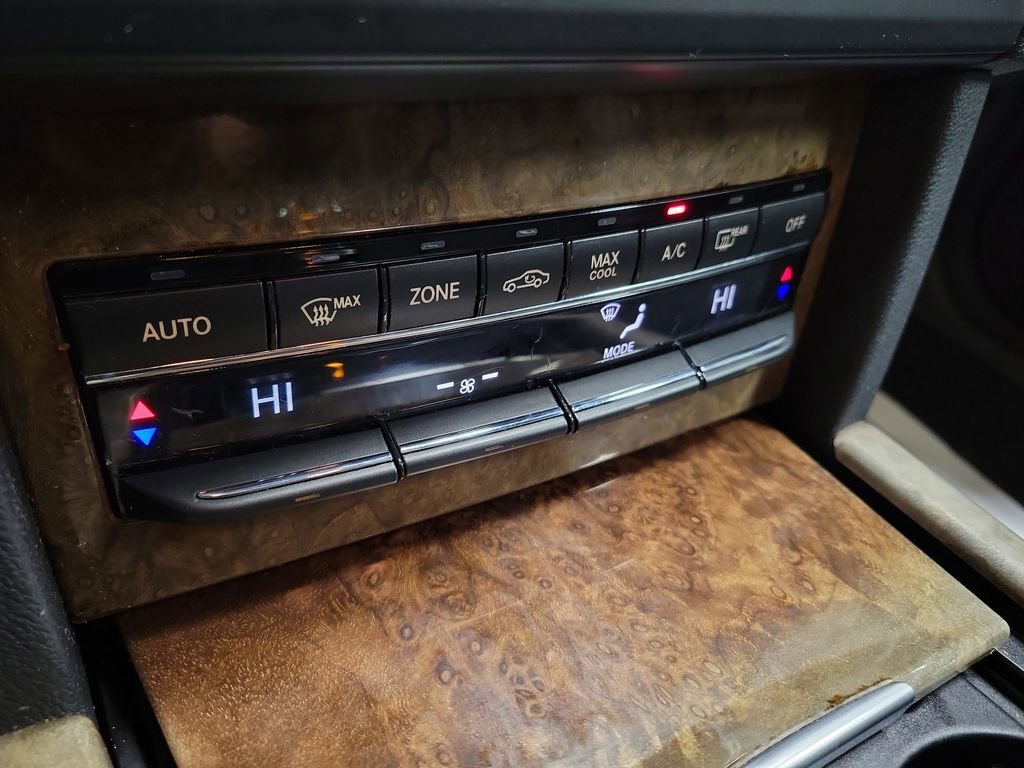 Used 2011 Mercedes-Benz E 350 4MATIC Sedan image 16