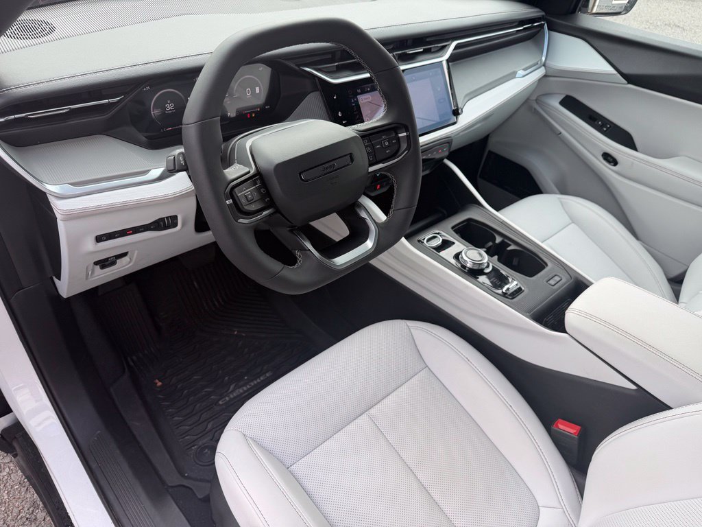 Used 2026 Jeep Cherokee Limited AWD/4WD image 17