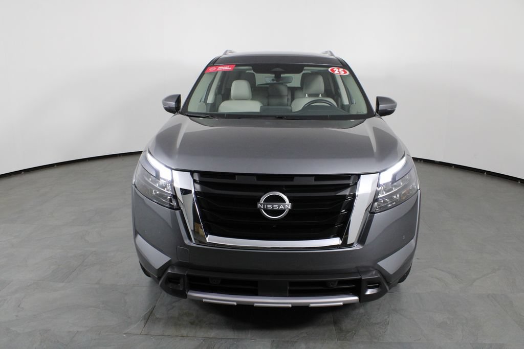 Certified 2025 Nissan Pathfinder SL w/ Cargo Package FWD image 13