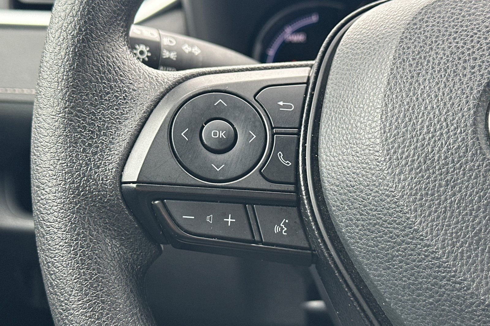 Certified 2025 Toyota RAV4 XLE image 38