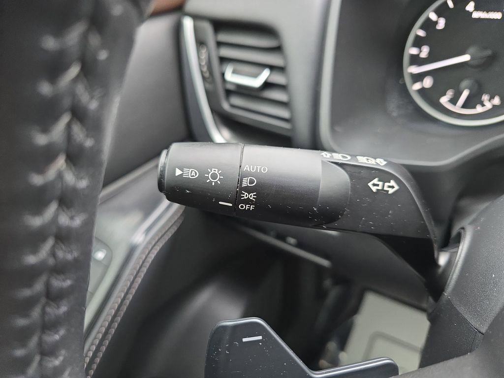 Used 2023 Nissan Rogue SV w/ SV Premium B Package image 29