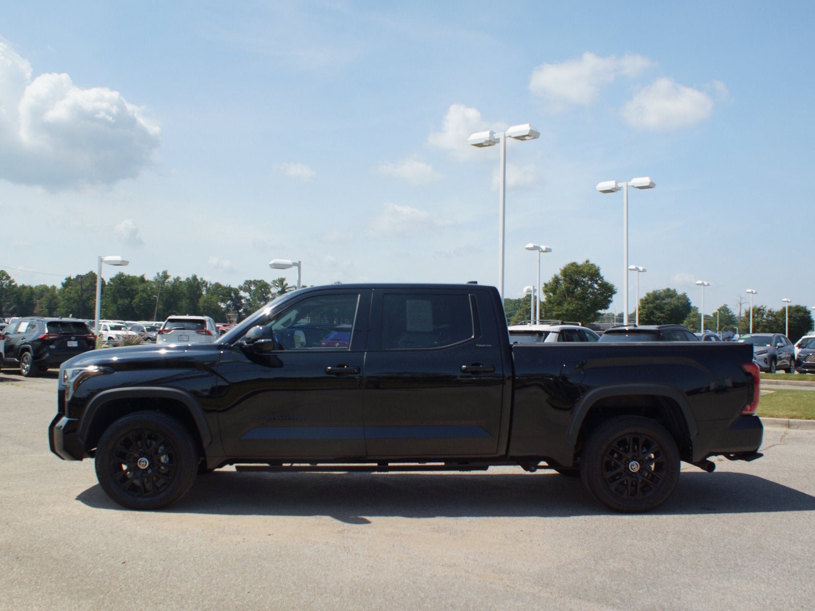 Used 2024 Toyota Tundra Limited AWD/4WD image 13