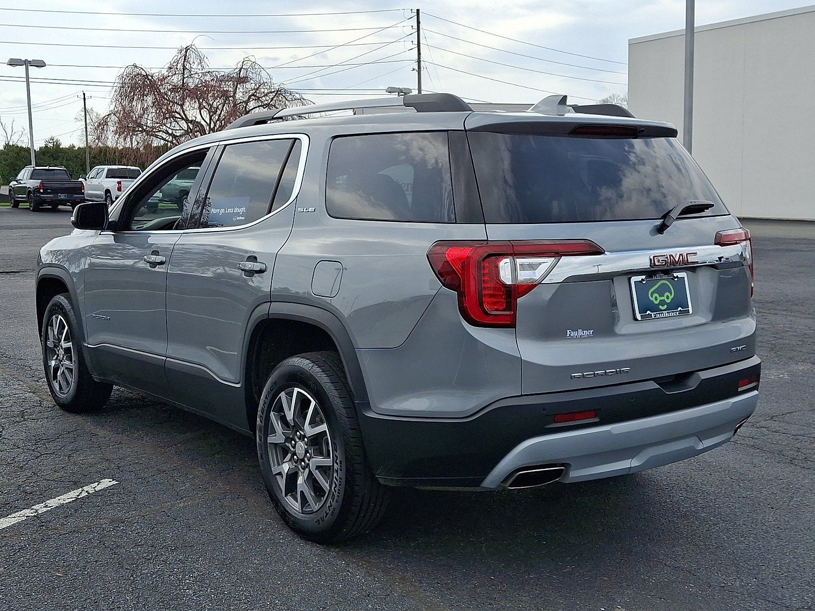 Certified 2023 GMC Acadia SLE w/ Driver Convenience Package image 4
