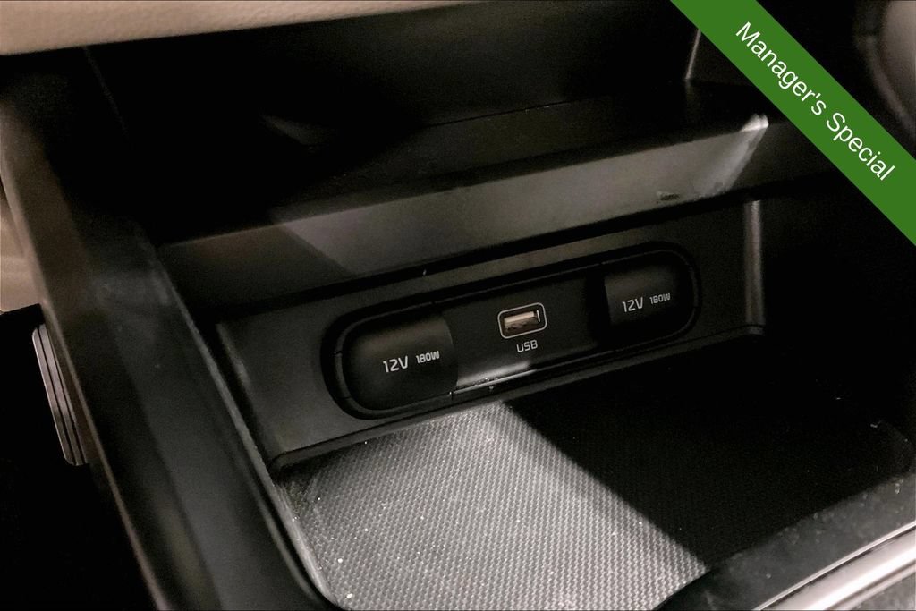 Used 2025 Kia Soul LX w/ LX Technology Package FWD image 28