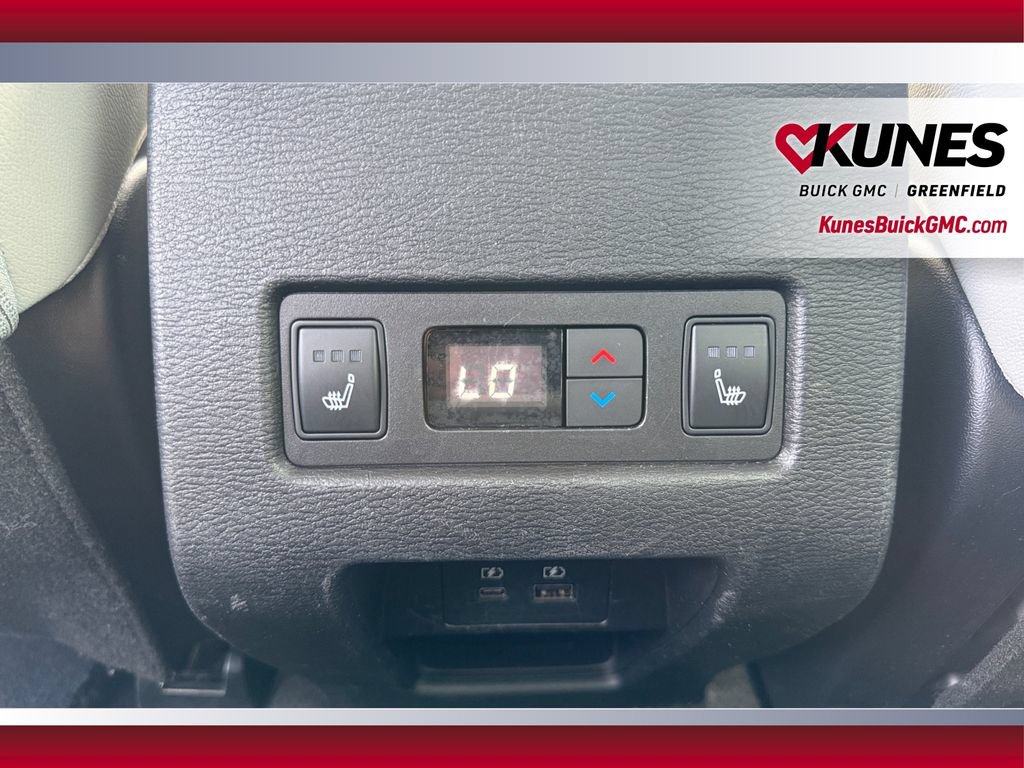 Used 2023 Mitsubishi Outlander SEL AWD/4WD image 32