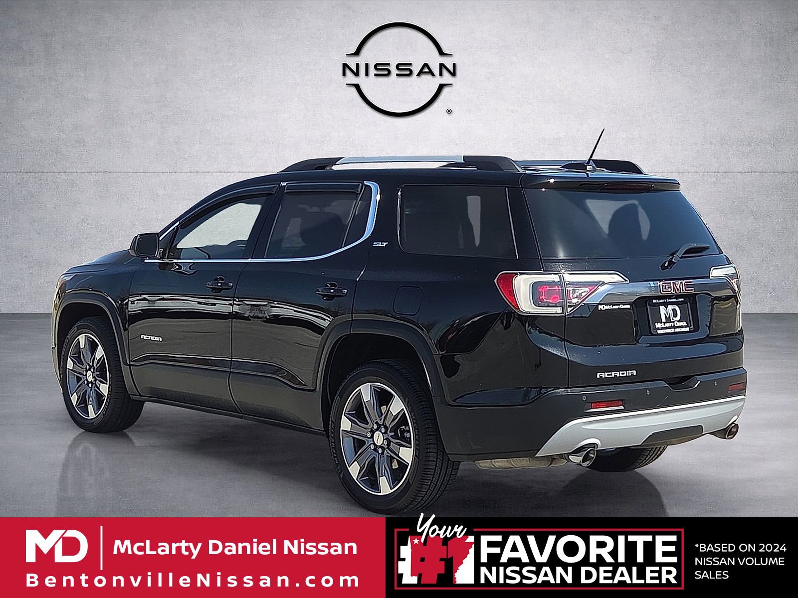 Used 2019 GMC Acadia SLT w/ LPO, Black Accent Package image 4
