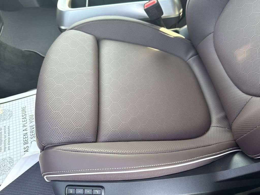 New 2025 Volkswagen ID. Buzz Pro S Plus AWD/4WD image 8