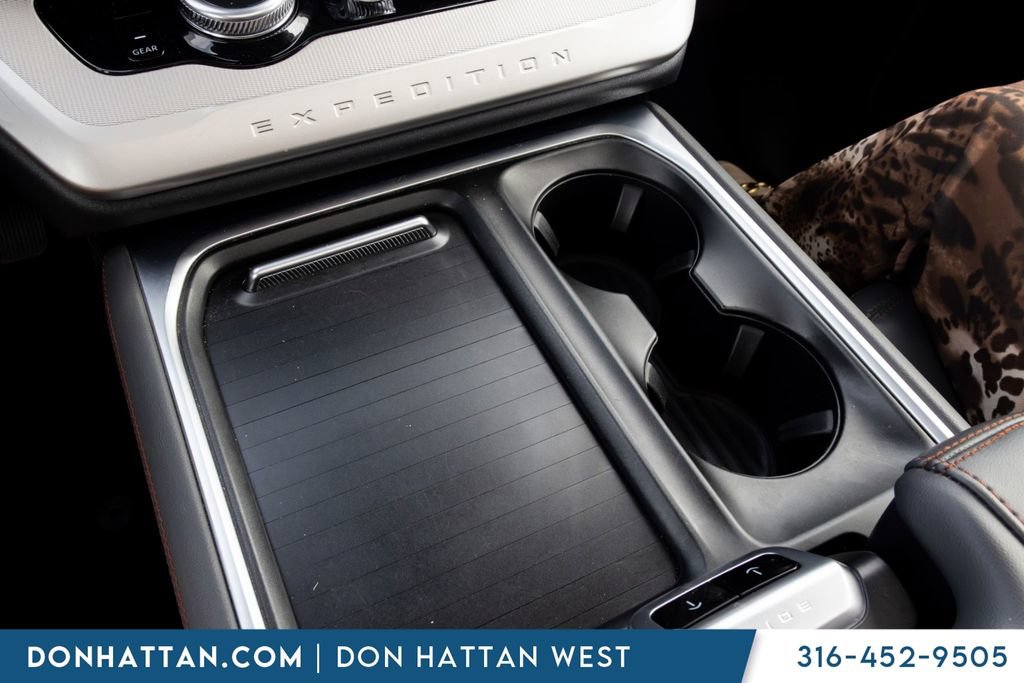 Used 2025 Ford Expedition Max Active AWD/4WD image 10