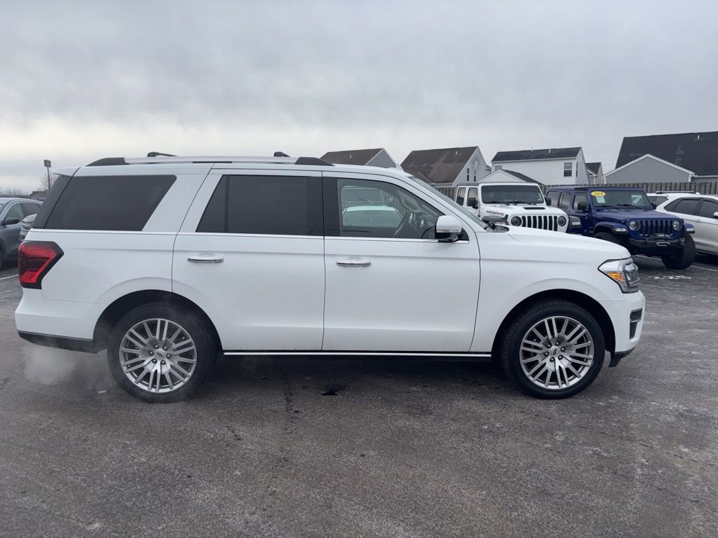 Used 2024 Ford Expedition Limited image 5
