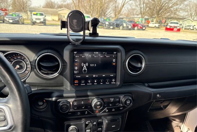 Used 2020 Jeep Gladiator Overland image 13