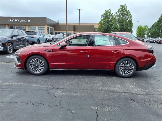 New 2025 Hyundai Sonata SEL image 2