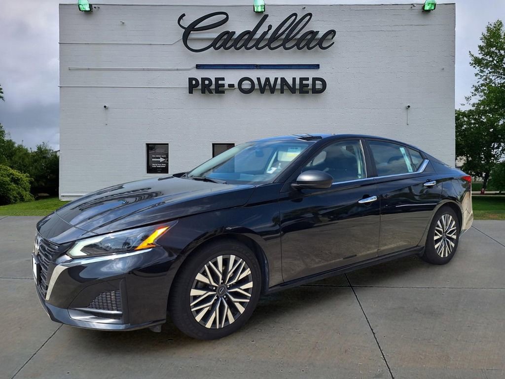 Used 2024 Nissan Altima 2.5 SV FWD image 7