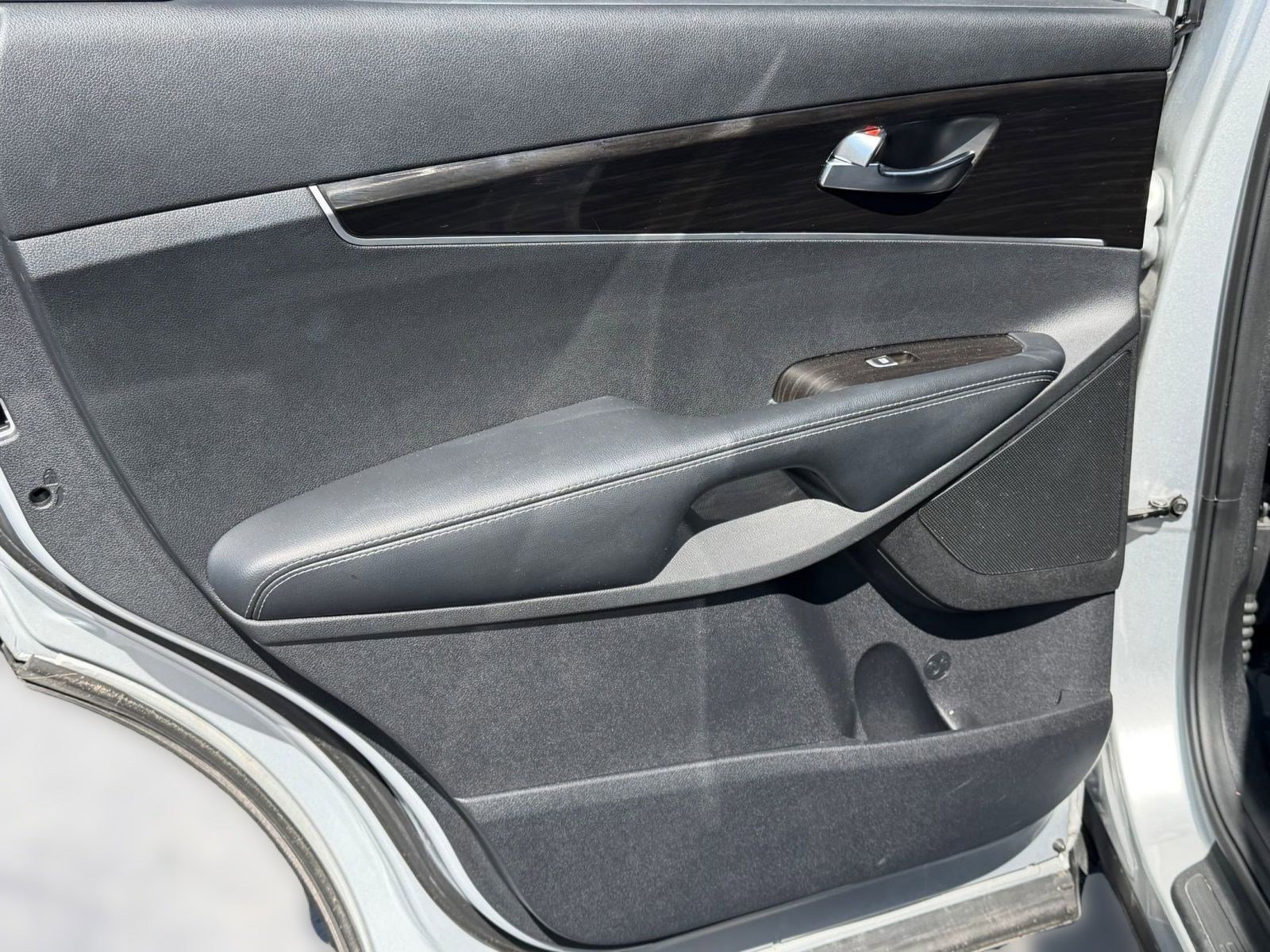 Used 2020 Kia Sorento S image 26