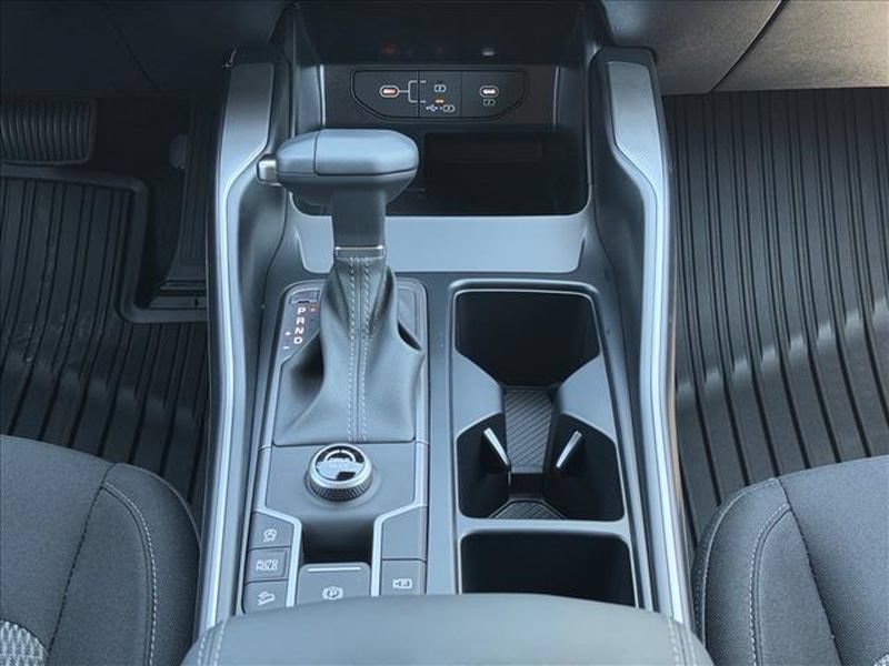 New 2026 Kia Sorento LX FWD image 17