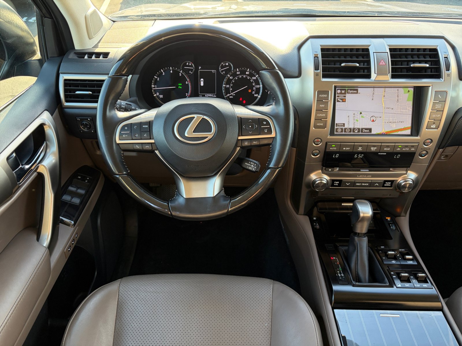 Used 2020 Lexus GX 460 Luxury w/ Accessory Package AWD/4WD image 9