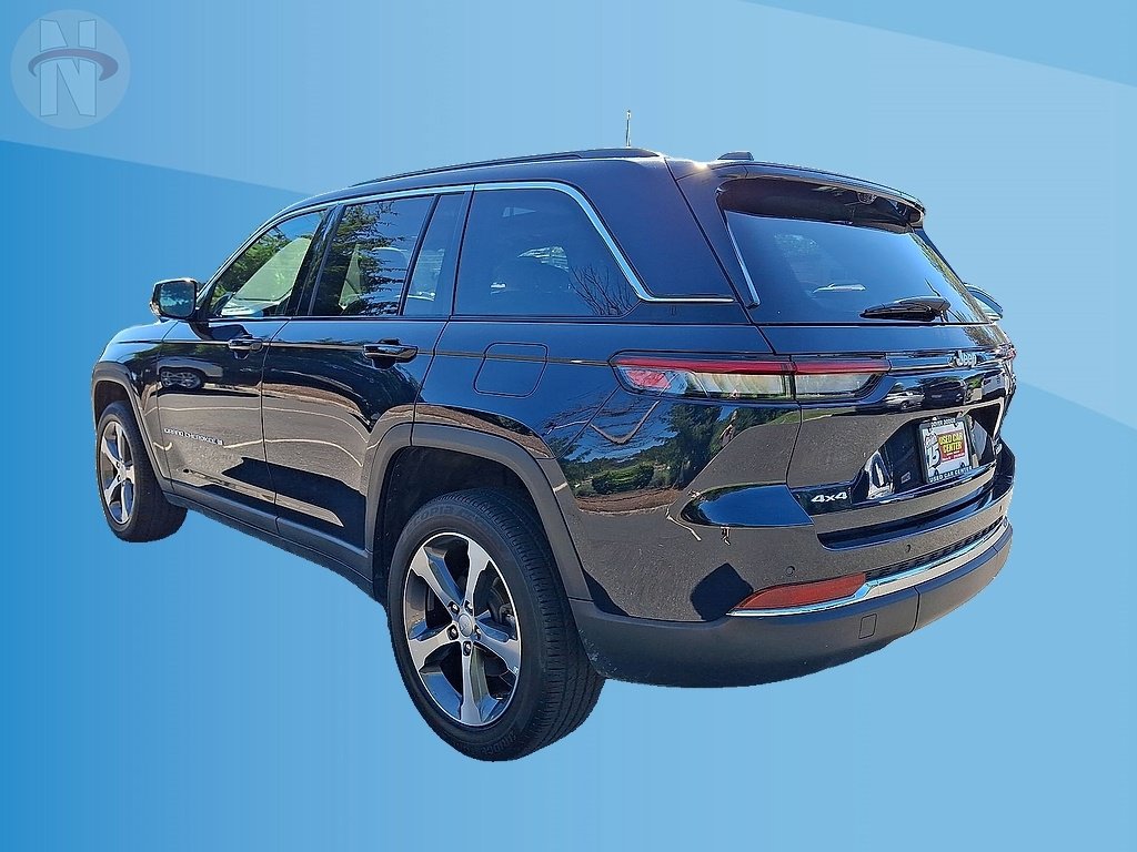 Used 2024 Jeep Grand Cherokee Limited w/ Luxury Tech Group II AWD/4WD image 11