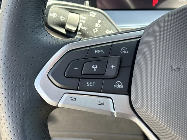New 2026 Volkswagen Tiguan SE R-Line FWD image 8