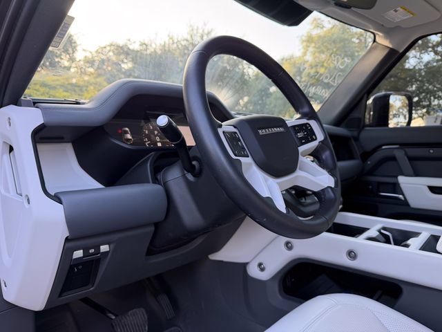 Used 2025 Land Rover Defender 110 S AWD/4WD image 8