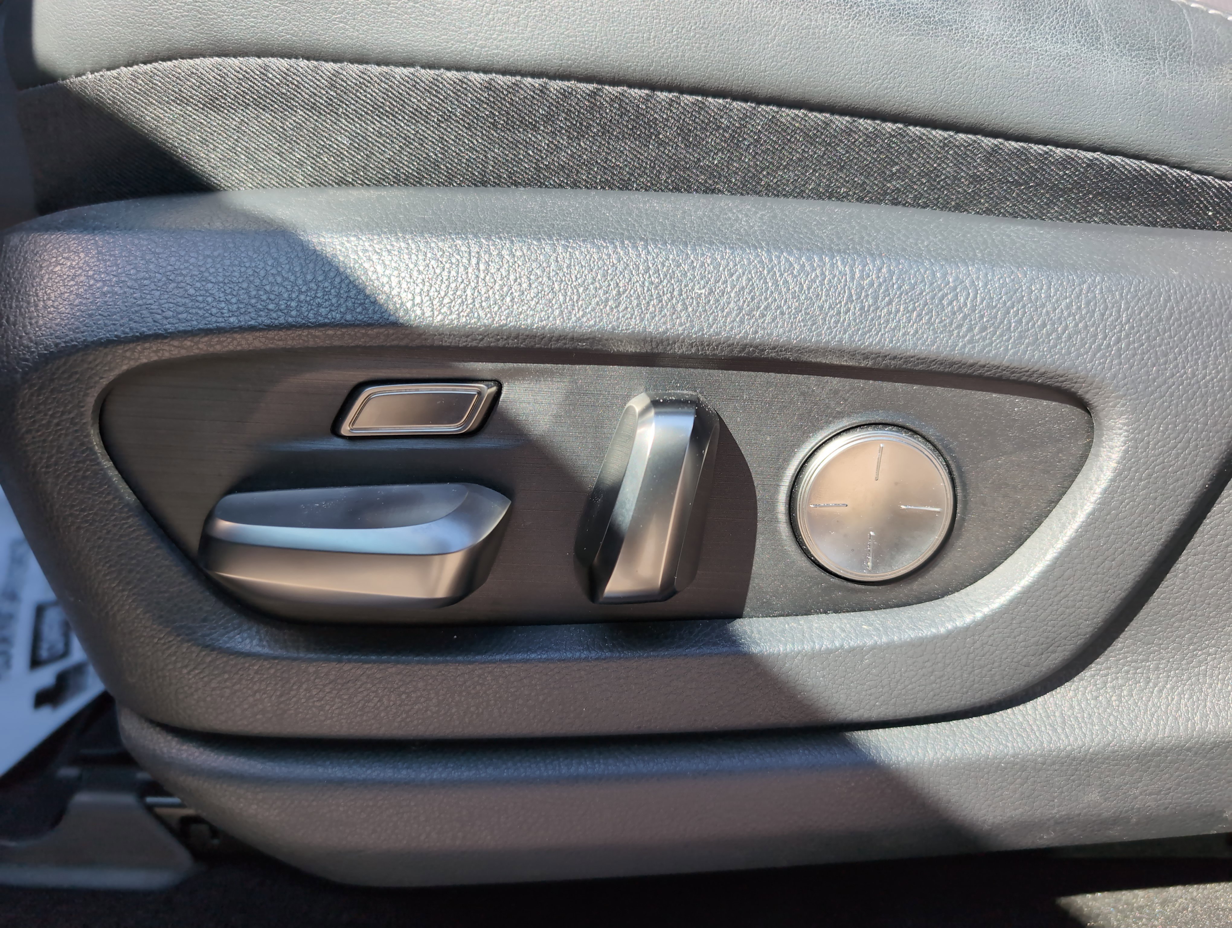 Used 2024 Lexus LX 600 F Sport image 17