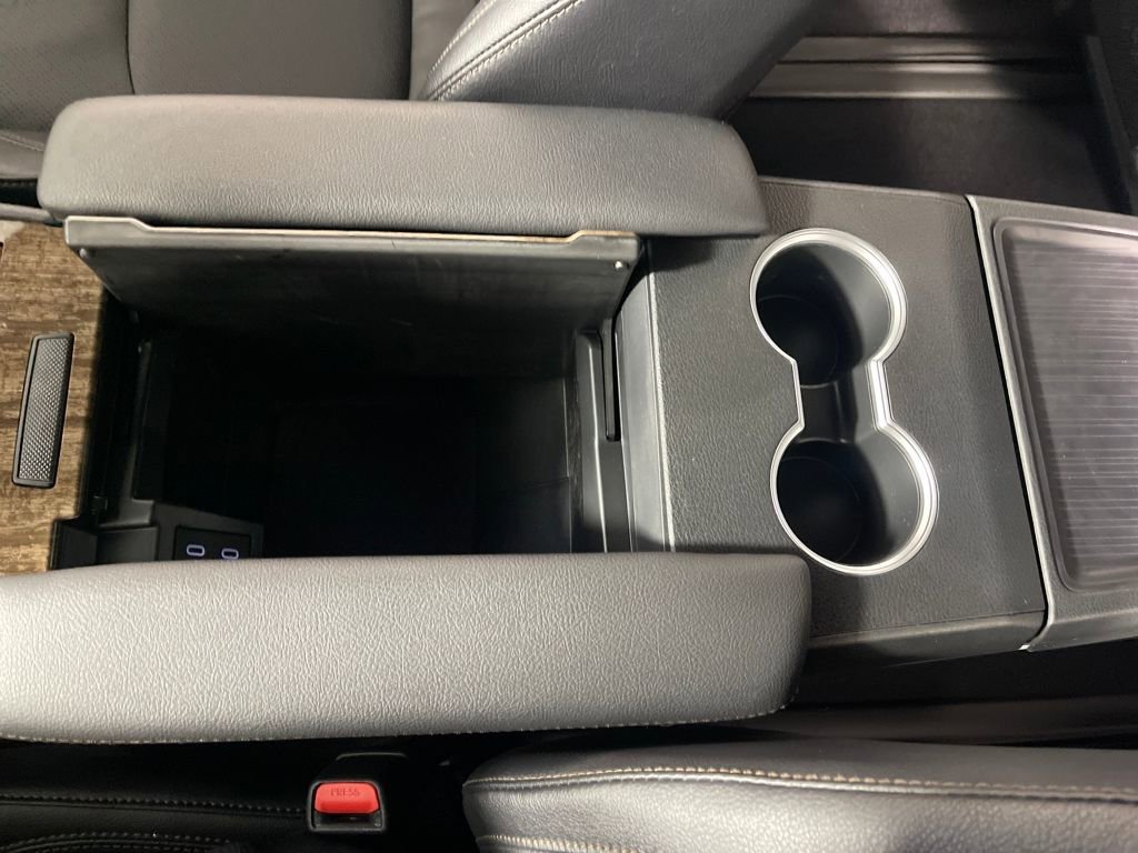 Used 2026 Toyota Sienna Platinum image 23