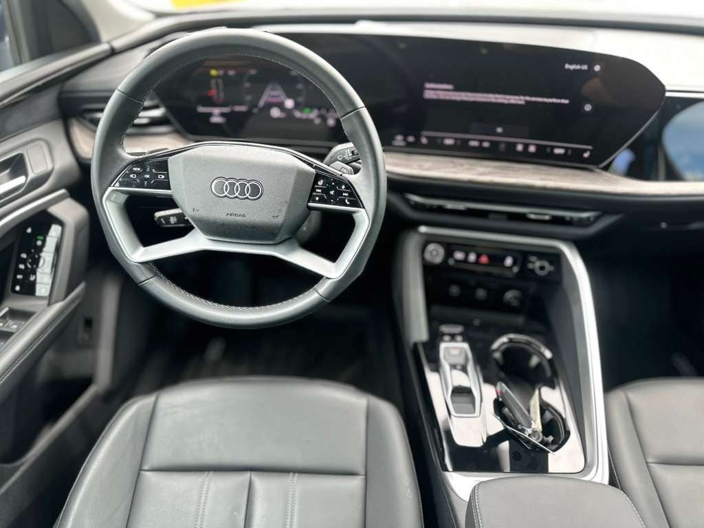 Used 2025 Audi Q5 Premium w/ Convenience Package AWD/4WD image 11