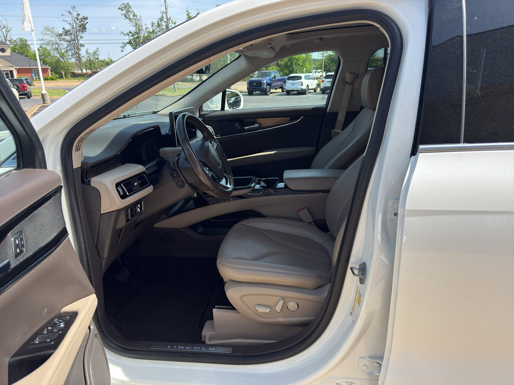 Used 2023 Lincoln Nautilus Reserve image 11