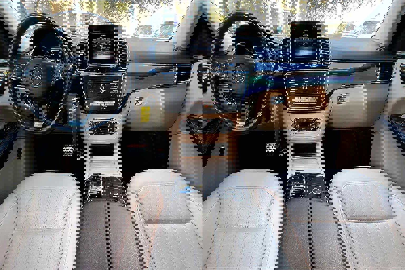 Used 2019 Mercedes-Benz GLE 400 4MATIC image 15