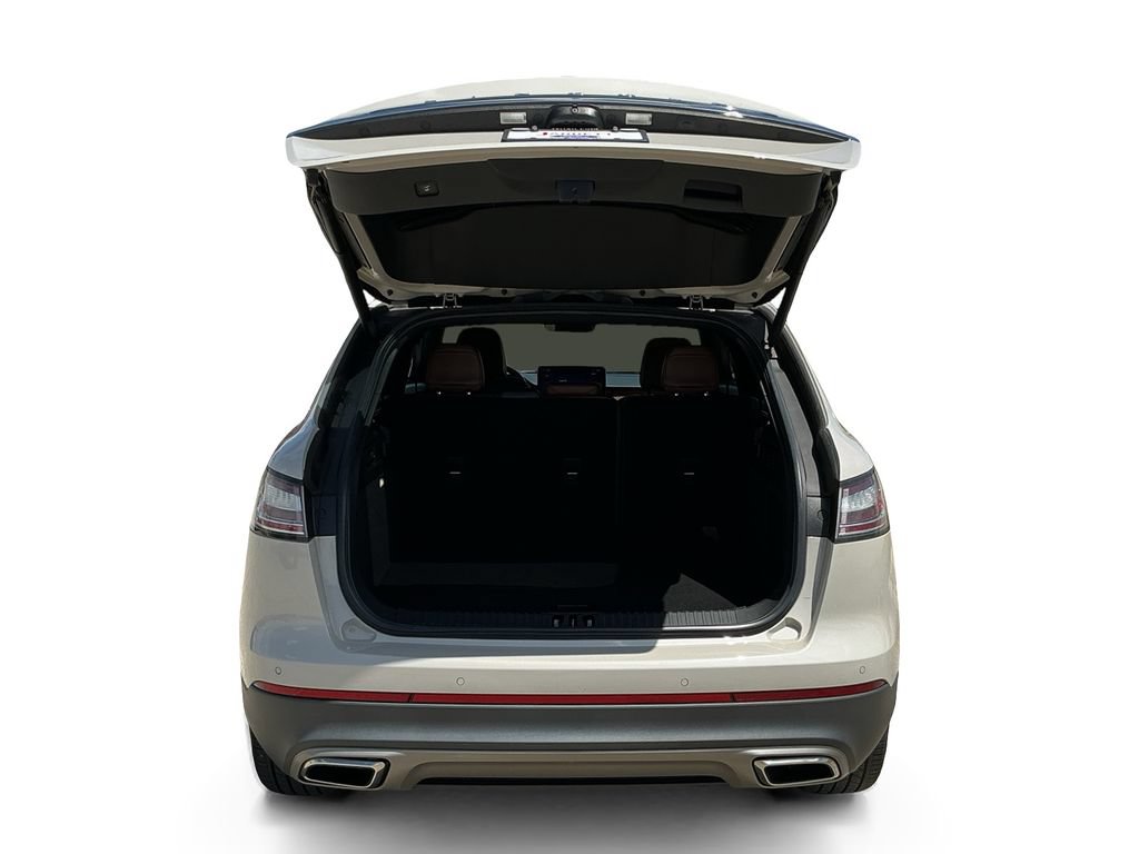 Used 2023 Lincoln Nautilus Reserve w/ Equipment Group 201A FWD image 9