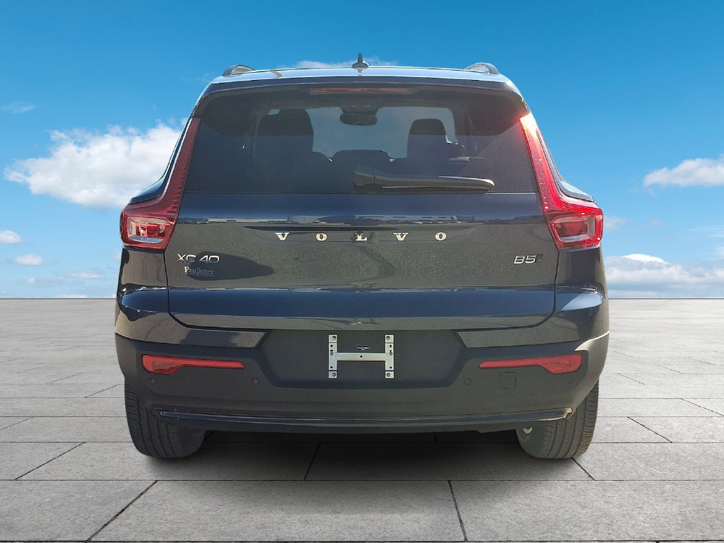 New 2026 Volvo XC40 B5 Plus w/ Protection Package Premier AWD/4WD image 5