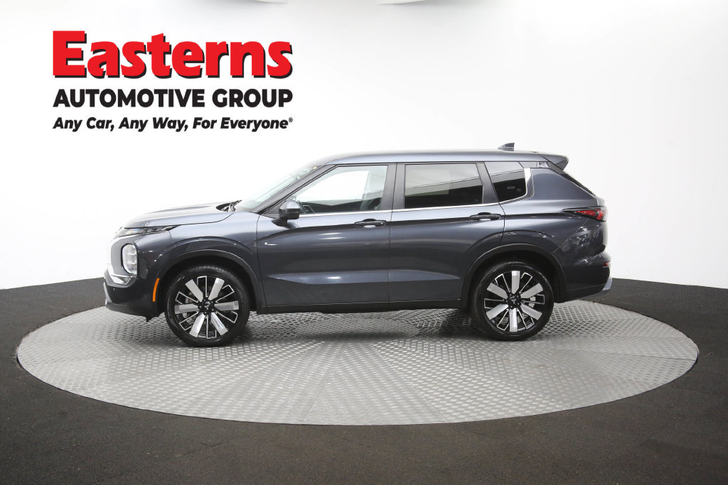 Used 2025 Mitsubishi Outlander SE FWD image 62