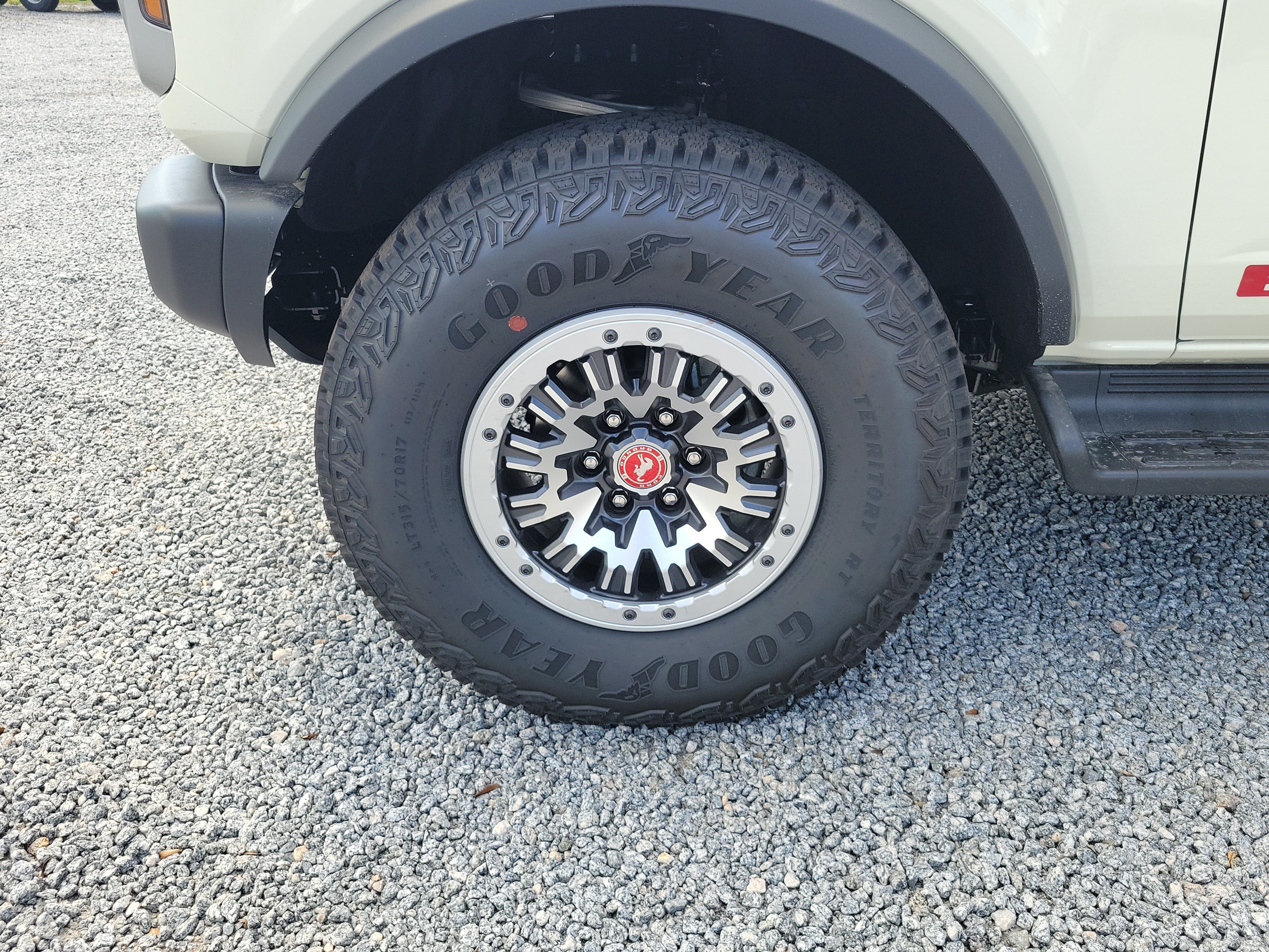 New 2026 Ford Bronco Outer Banks w/ Sasquatch Package AWD/4WD image 6
