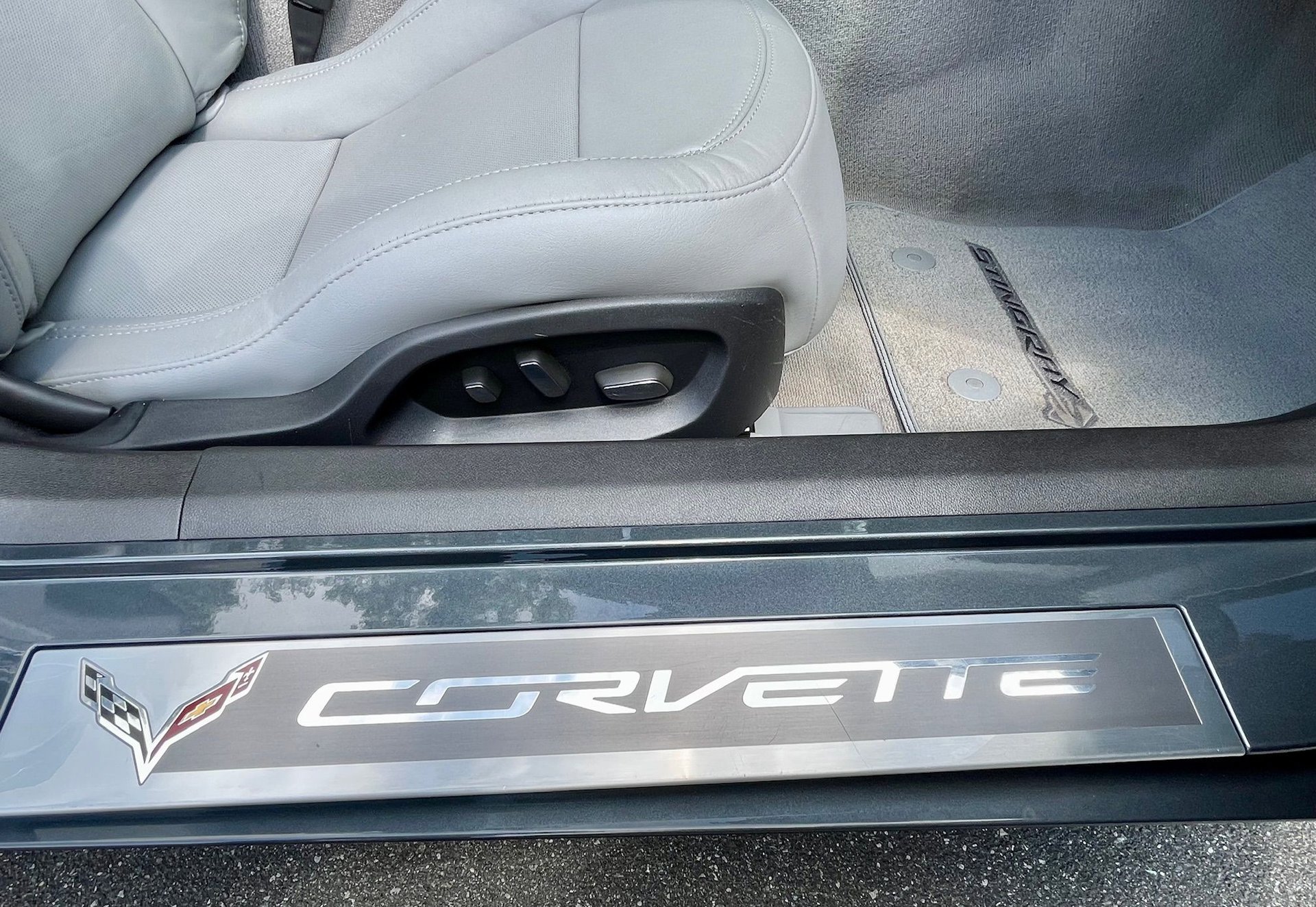 Used 2014 Chevrolet Corvette Stingray Convertible w/ 2LT Preferred Equipment Group image 35