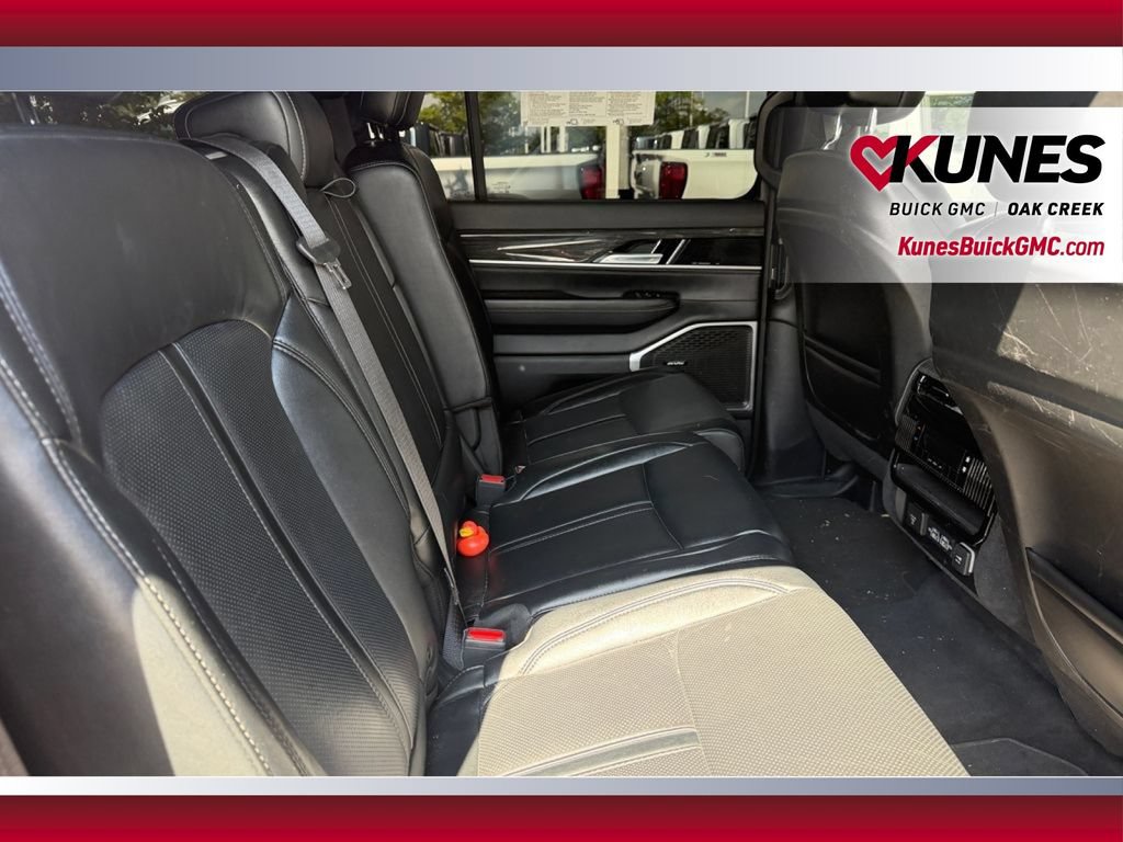 Used 2022 Jeep Wagoneer Series II AWD/4WD image 41