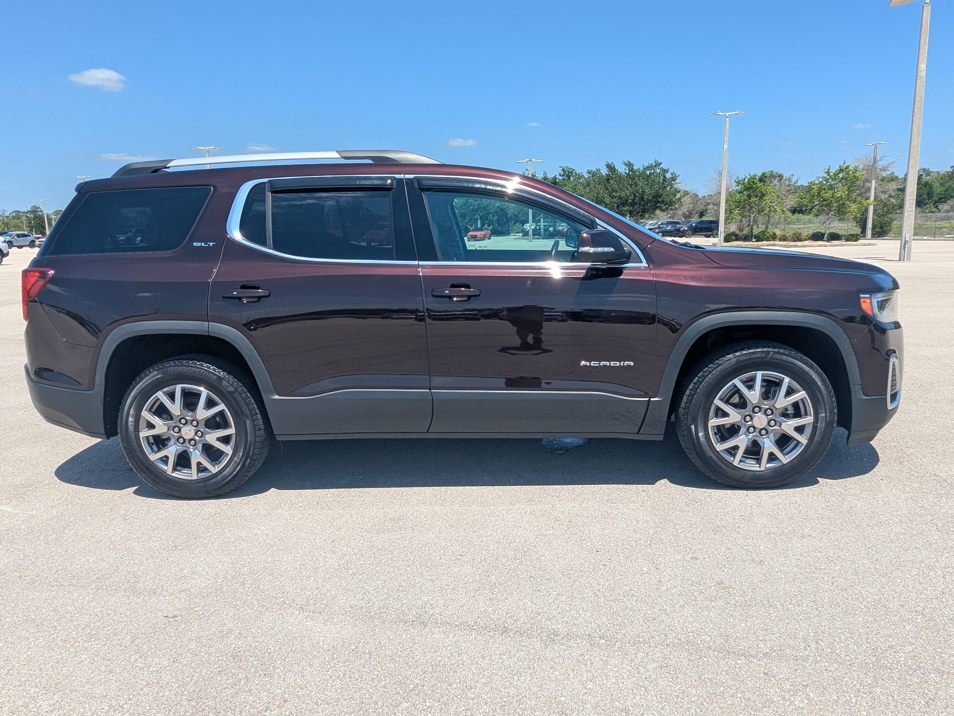 Used 2021 GMC Acadia SLT w/ Premium Package image 4