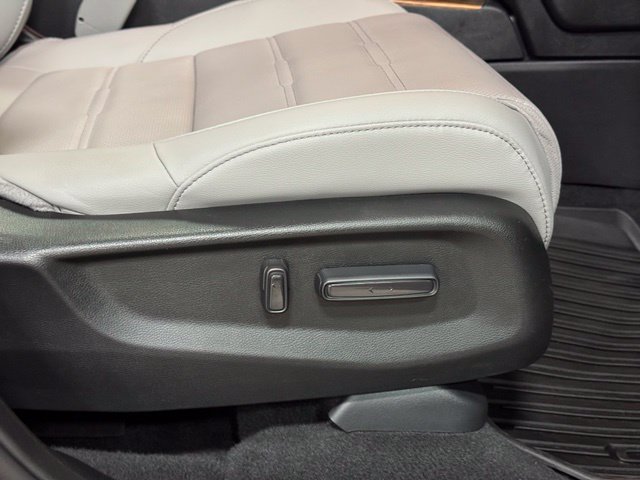 Used 2022 Honda CR-V Touring image 10