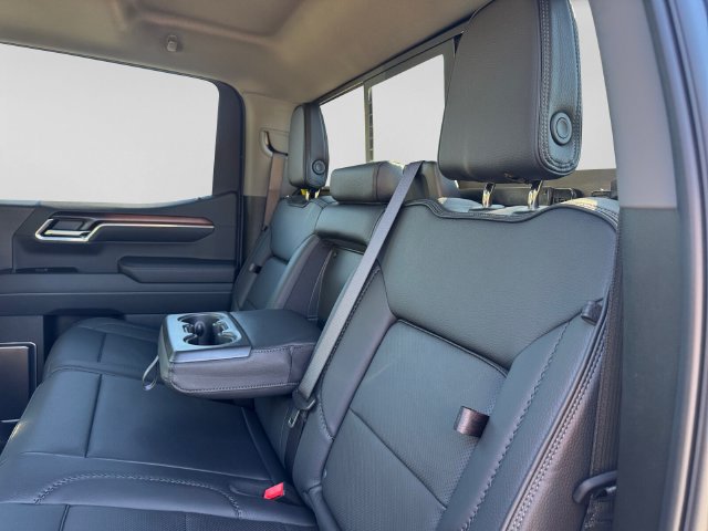 Used 2025 GMC Sierra 1500 Denali w/ Technology Package AWD/4WD image 21