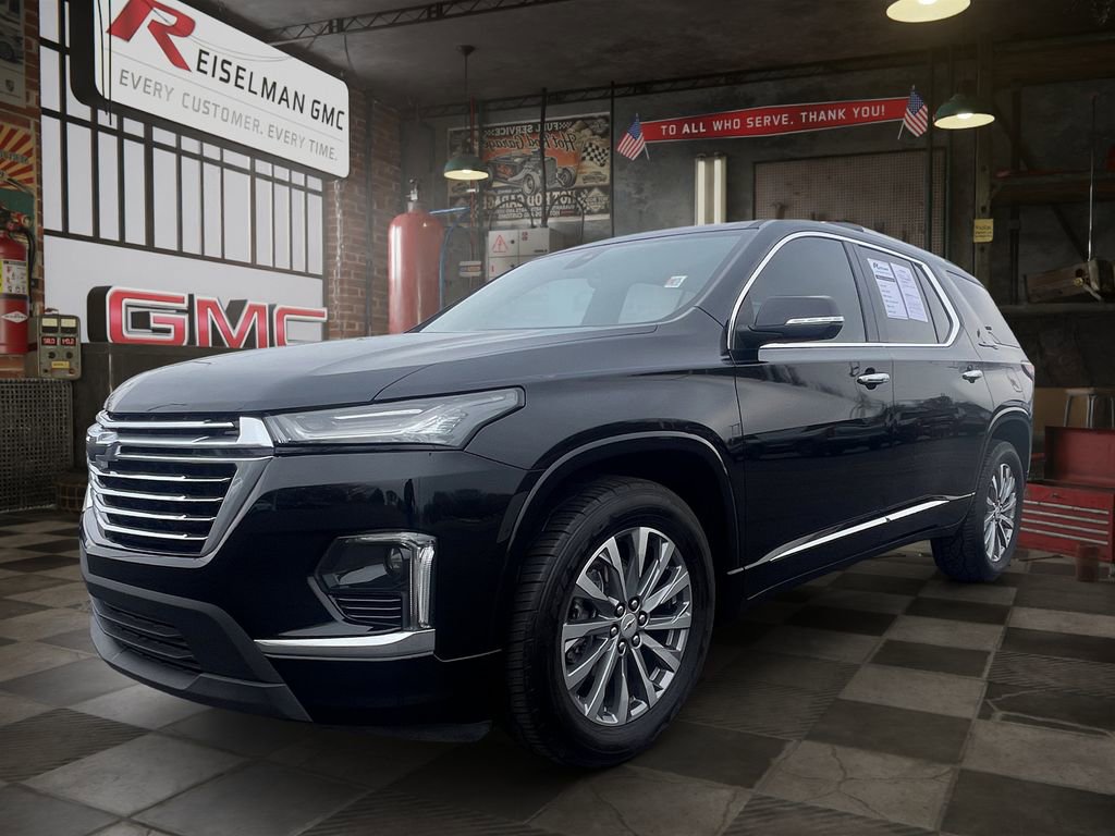 Certified 2023 Chevrolet Traverse Premier FWD image 1