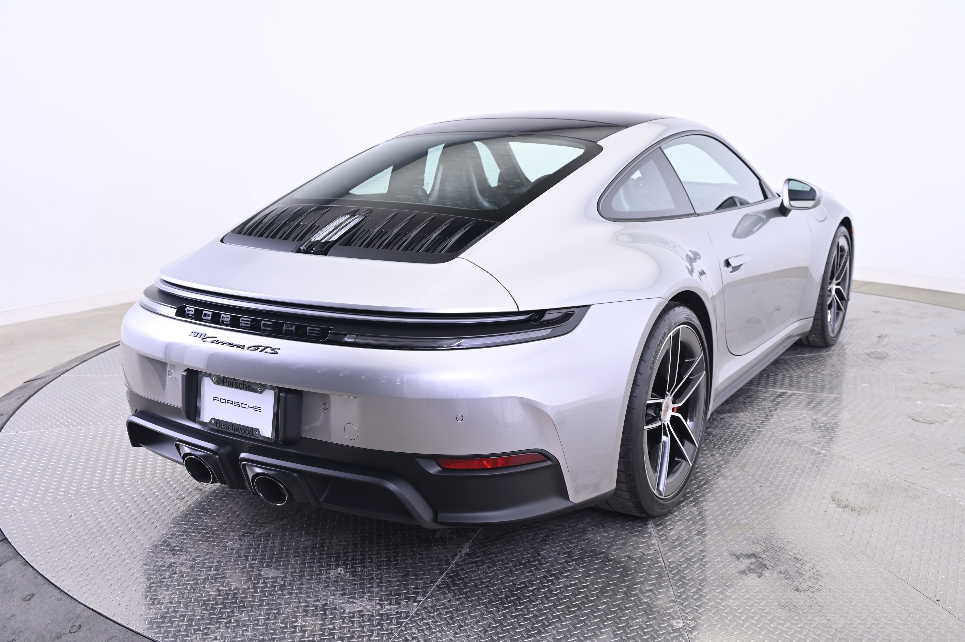 Certified 2025 Porsche 911 Carrera GTS RWD image 7
