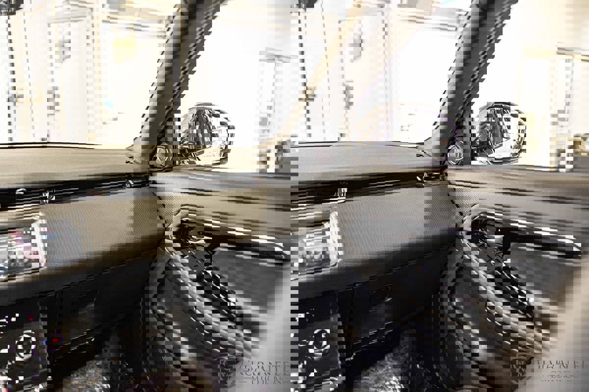 Used 2020 Land Rover Range Rover Evoque R-Dynamic S image 36