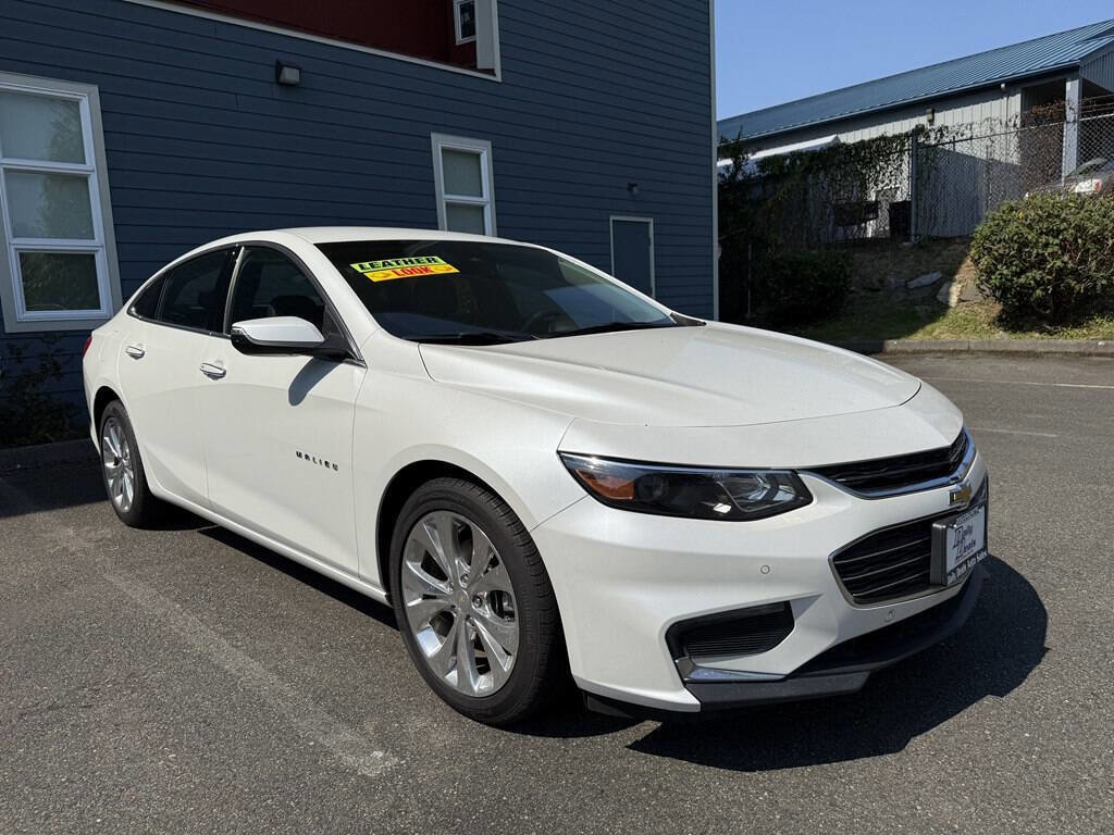 Used 2017 Chevrolet Malibu Premier w/ Driver Confidence Package image 8