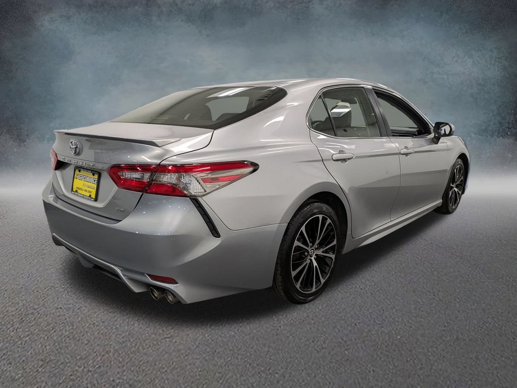 Used 2018 Toyota Camry SE FWD image 4
