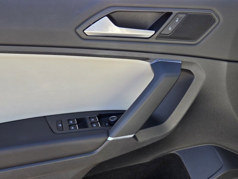 Used 2020 Volkswagen Tiguan SE w/ Panoramic Sunroof Package FWD image 19