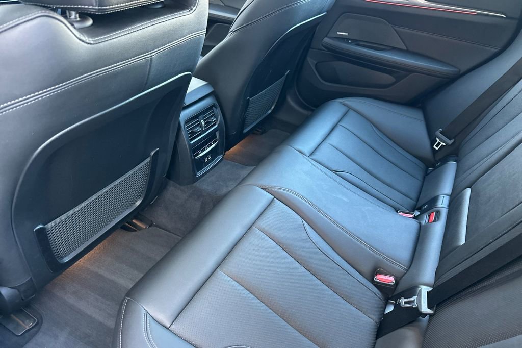 Used 2023 BMW i4 eDrive35 w/ Premium Package image 12