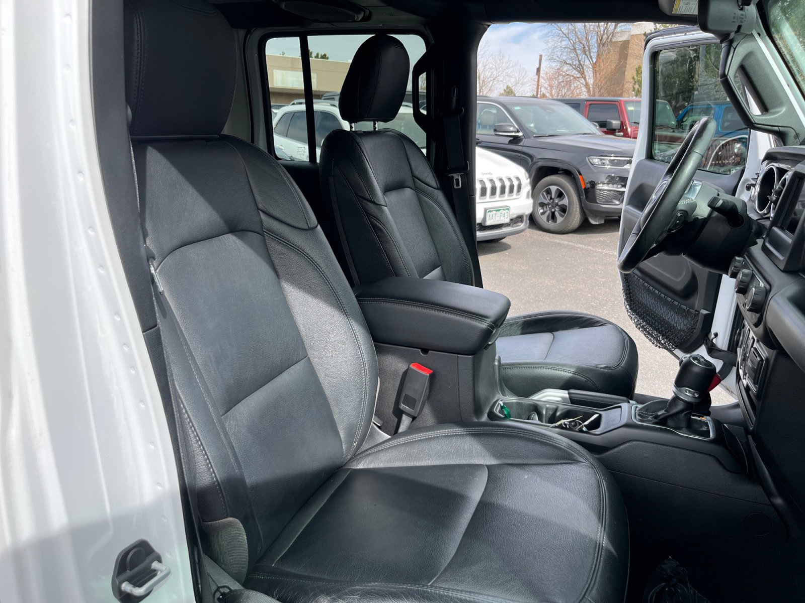 Used 2018 Jeep Wrangler Unlimited Sahara image 19