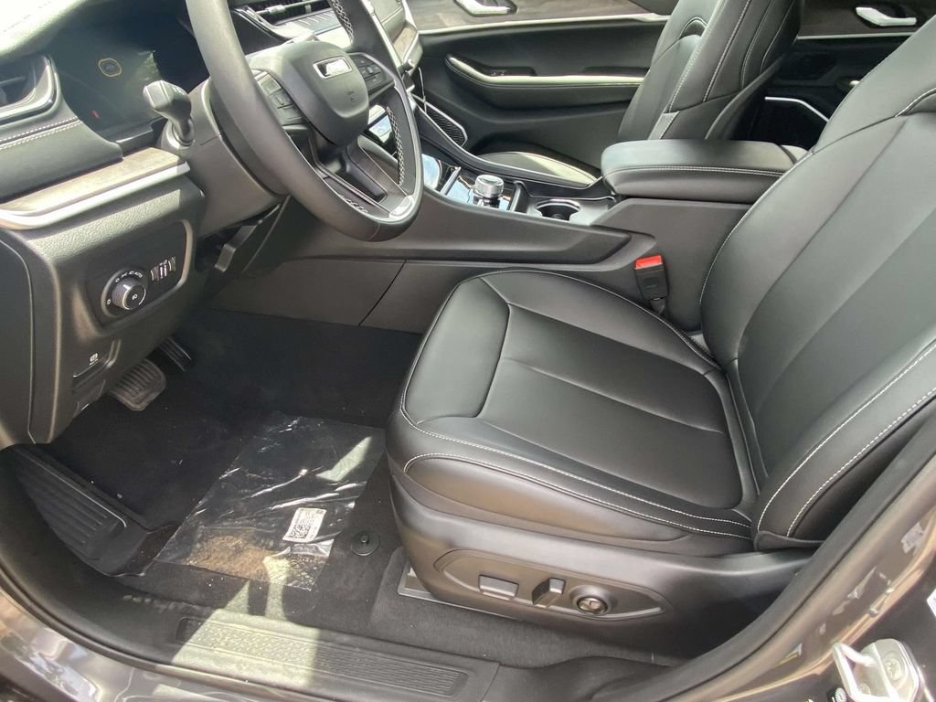 New 2026 Jeep Grand Cherokee L Limited w/ Limited Altitude Package AWD/4WD image 42