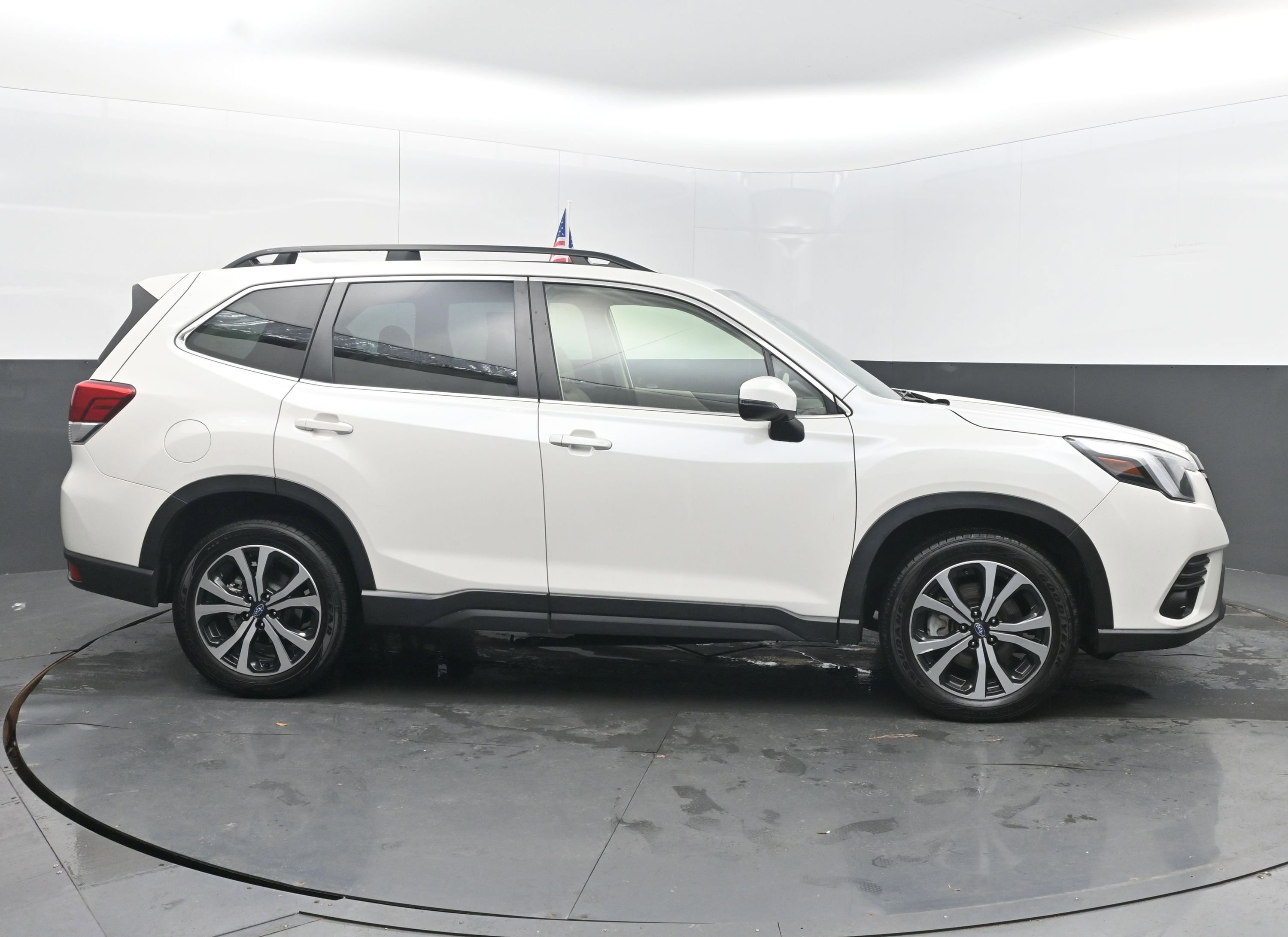 Used 2022 Subaru Forester Limited image 10