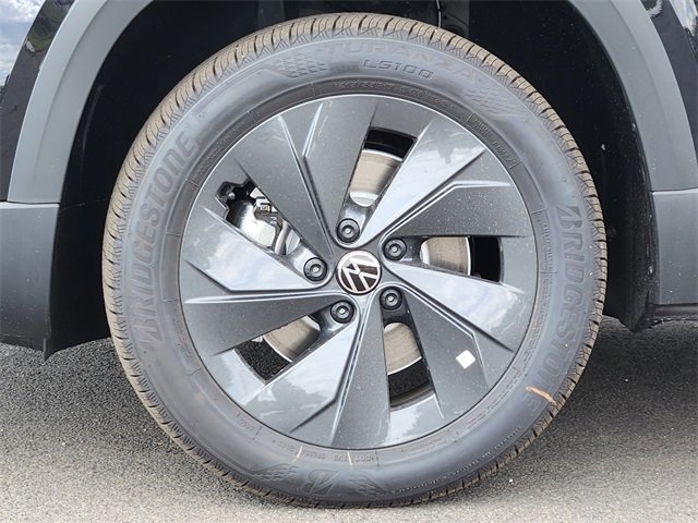 New 2025 Volkswagen Taos S image 10